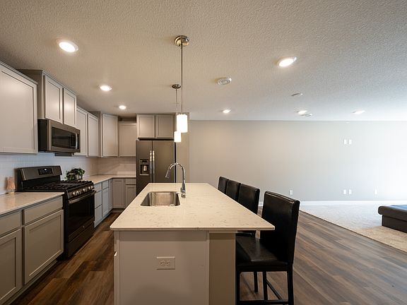 4th image of 4823 Martingale Dr