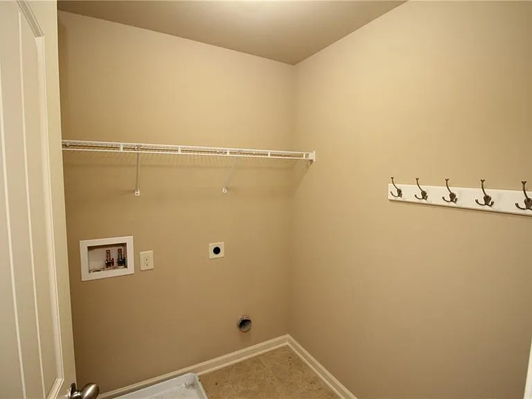 1317 Castleberry Dr — Photo 20