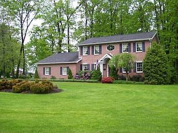 1st image of 128 Wonderly Dr