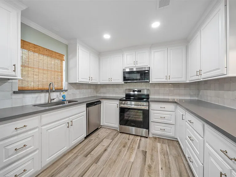 4884 Holly Ln W — Photo 11