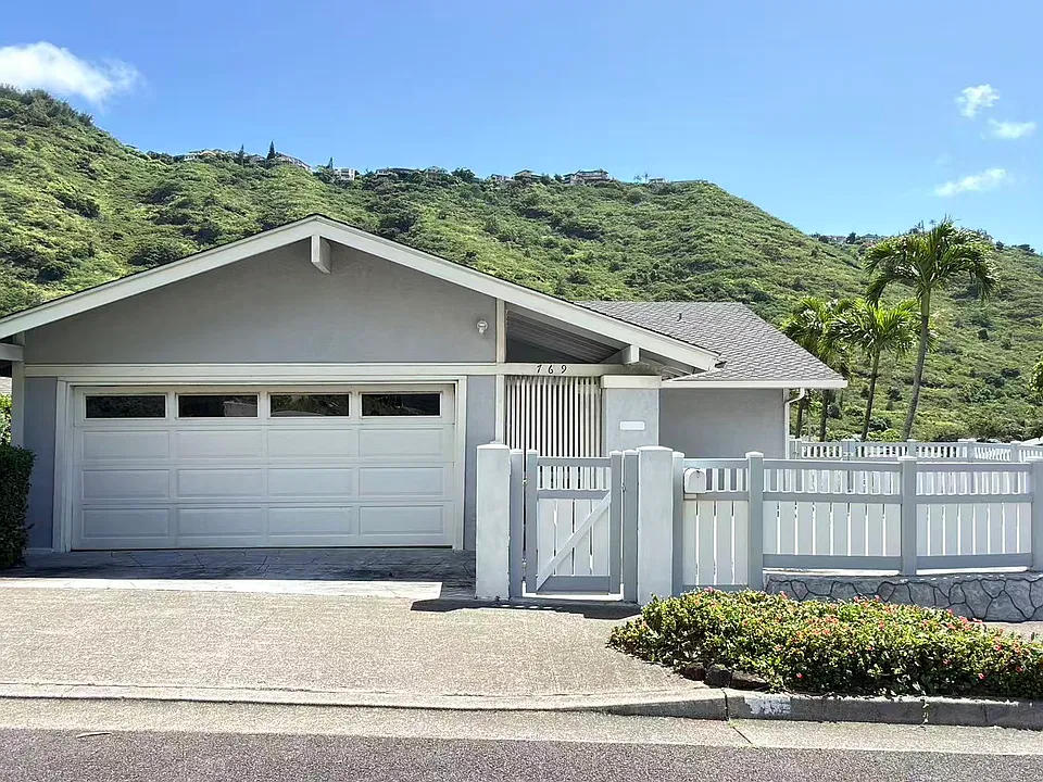 769 Ainapo St