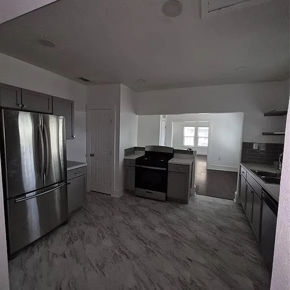2329 Connor Ave — Photo 5
