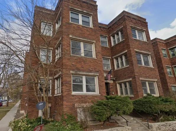 1902 E Linnwood - Huge Apartments 1 Block from UWM