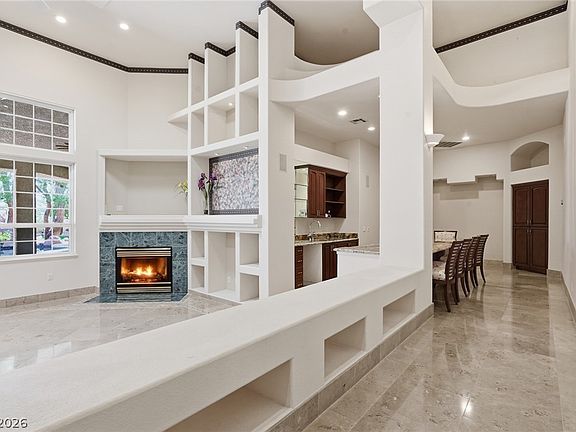 5th image of 2212 Chatsworth Ct