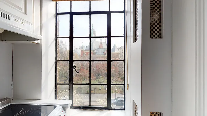 Rented by Bond New York | media 18