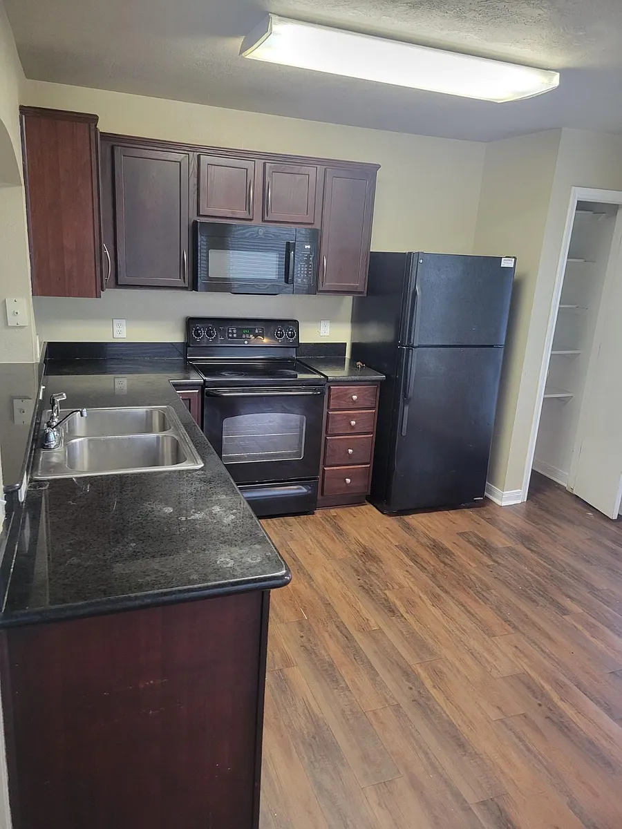 Building Photo - 4121 McFarland Dr