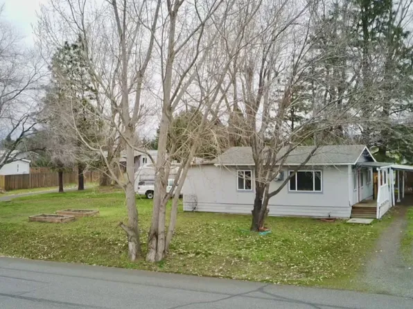 400 D St, Dallesport, WA 98617