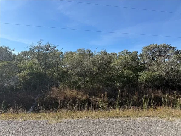 2323 Patton St, Rockport, TX 78382