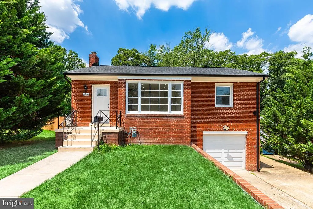 4 bed, 2.0 bath, 870 sqft, $3,000 — Photo 1
