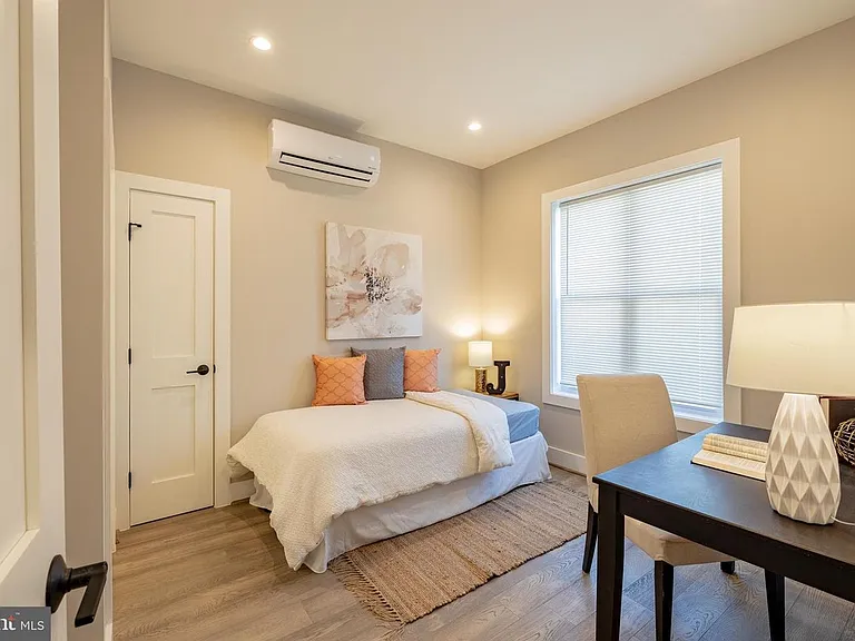 1120 Penn St NE #1 — Photo 11