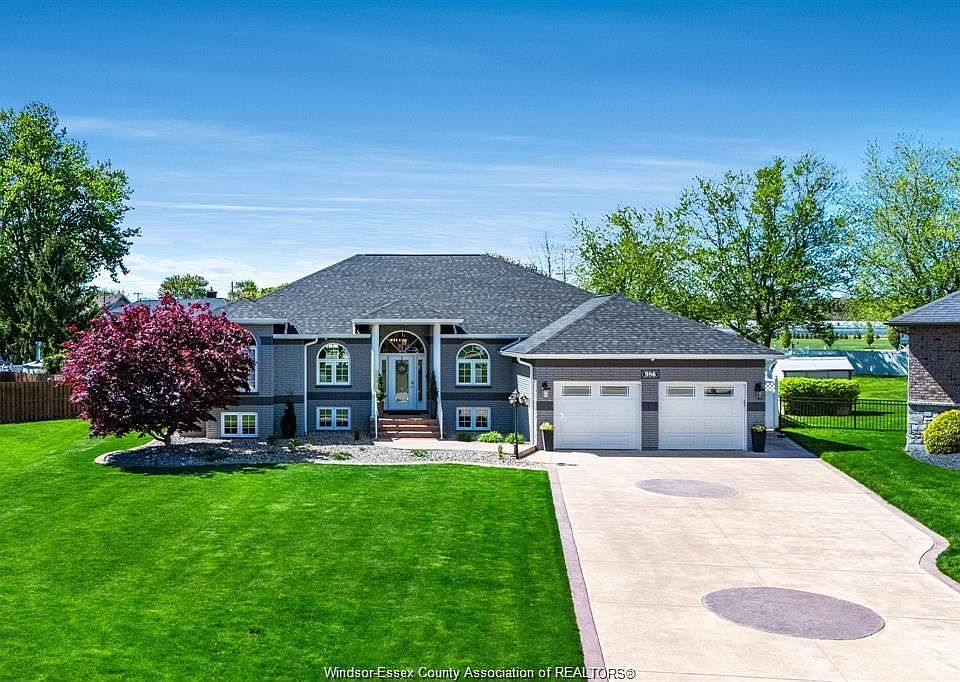 1st image of 986 Porrone Dr