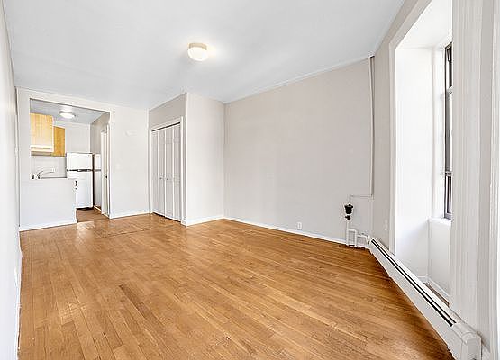 4th image of 306 W 78th St APT 3A
