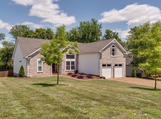 2915 Iroquois Dr, Thompsons Station, TN 37179