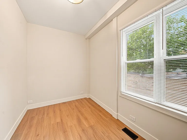 1931 N Saint Louis Ave #1 — Photo 7