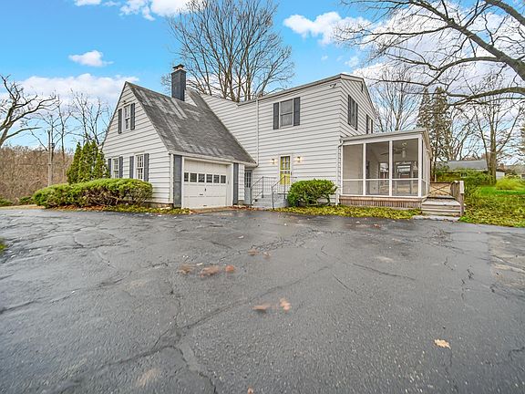 4th image of 936 Academy Rd