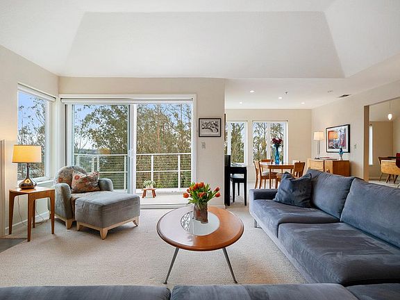4th image of 495 Mountain View Dr APT 1