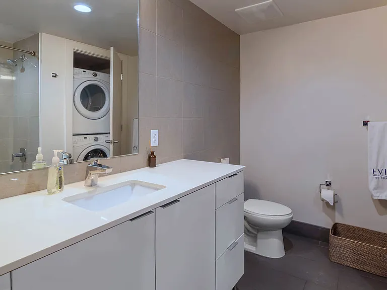 Guest Suite Bathroom