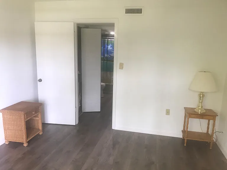 Brinson Ave — Photo 18