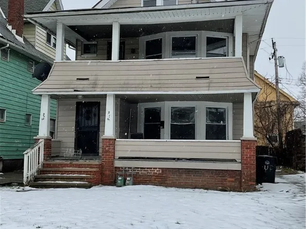 876 Paxton Rd, Cleveland, OH 44108