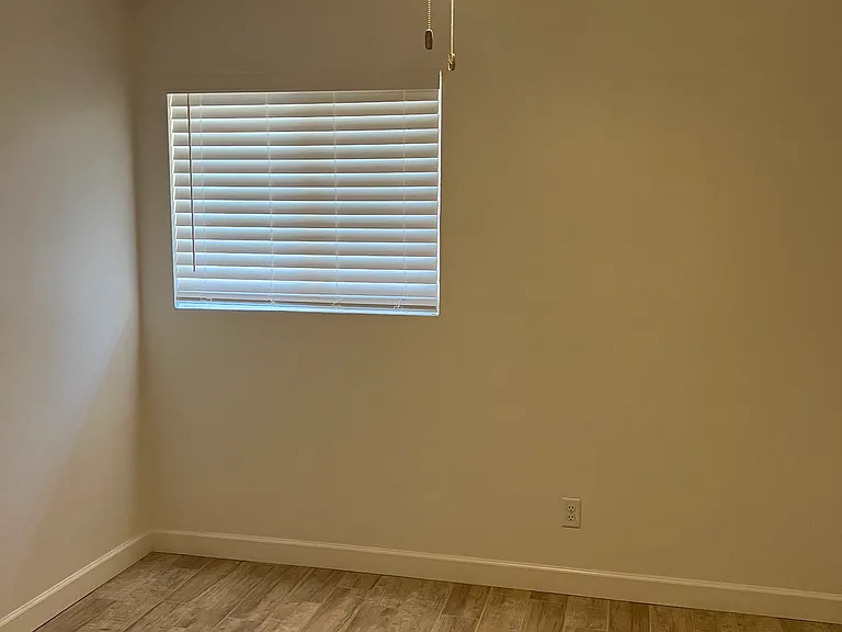 1466 E Hedrick Dr — Photo 6