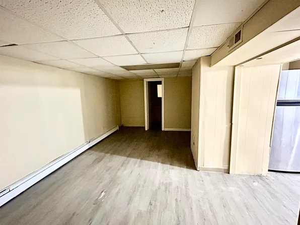 19 Oakdale Road image 26 of 33