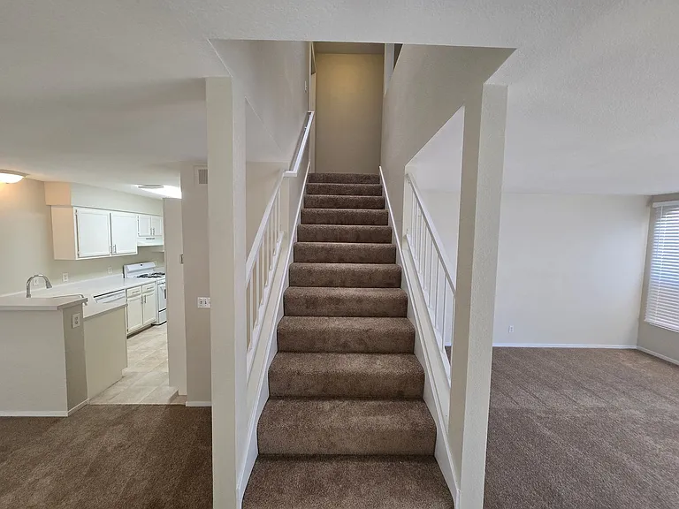 2804 Crystal Lantern Dr — Photo 3