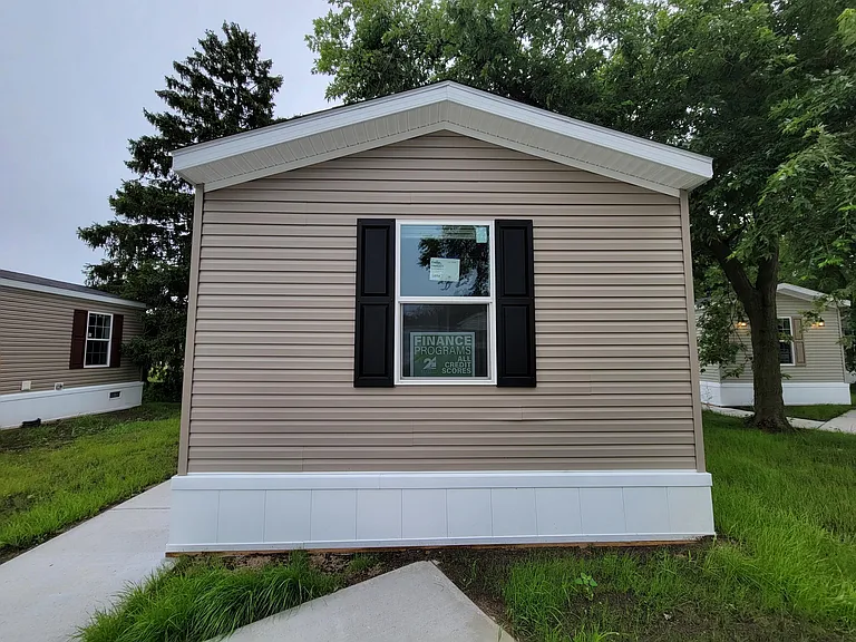 277 Lakeside Dr #12 — Photo 1