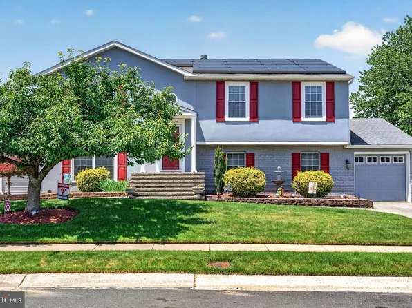 29 Brookstone Dr, Voorhees, NJ 08043