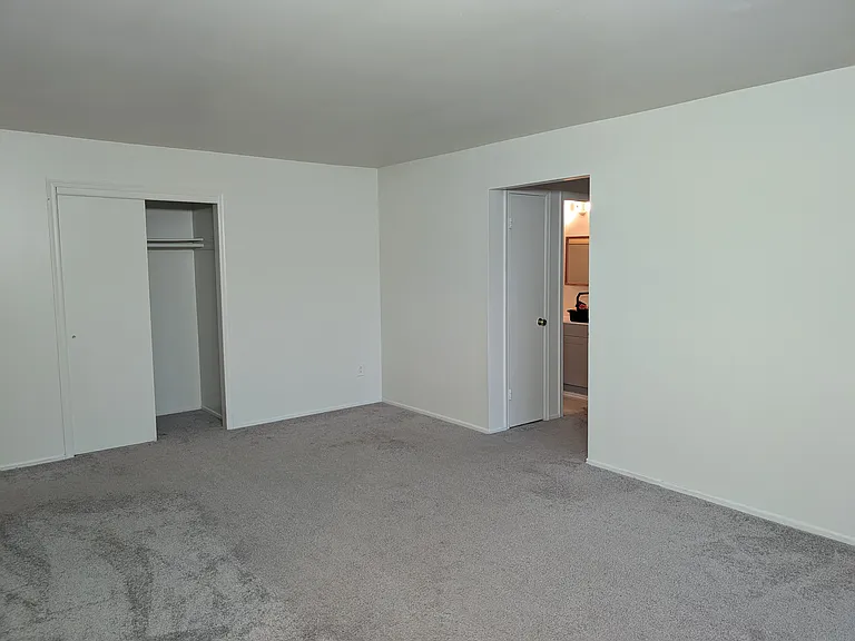 1710 Green Hollow Dr — Photo 7