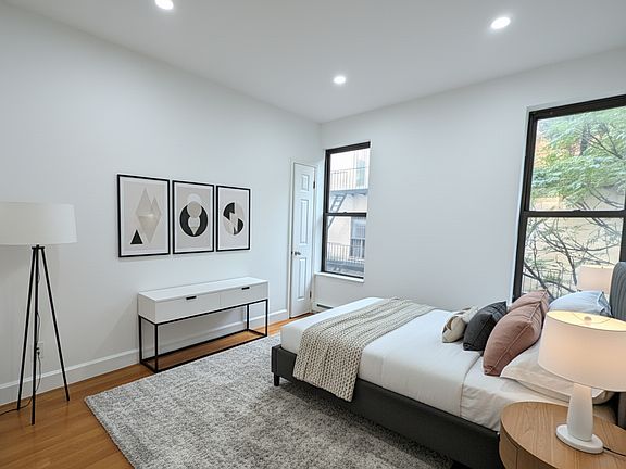 4th image of 8 W 108th St APT 28