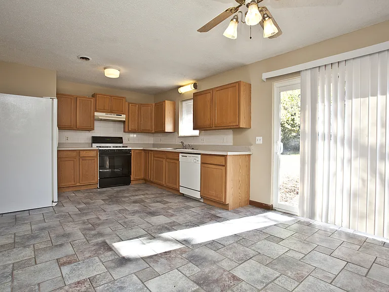 311 Willow Ave — Photo 8