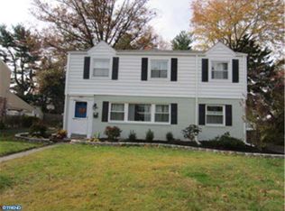 2020 Harmony Ln, Glenside, PA 19038