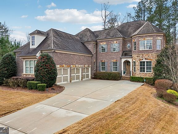 3rd image of 373 Glynnwilde Dr NW