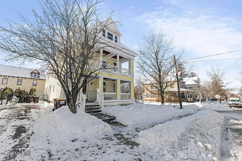 2nd image of 86 Pinewoods Avenue