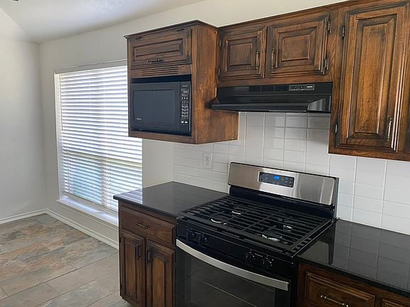 4th image of 3732 Northridge Dr