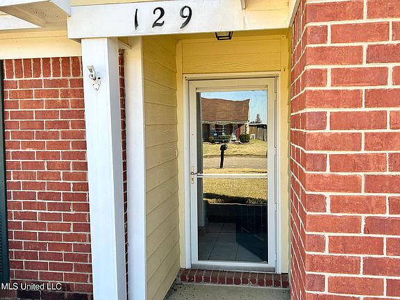 3rd image of 129 Evergreen Dr