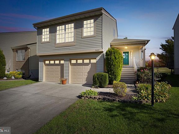 2nd image of 2422 Shadywood Cir