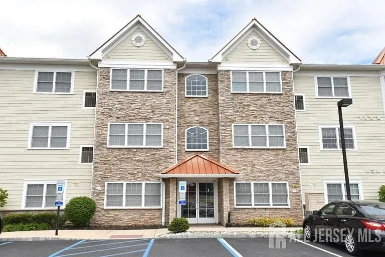 1400 Saint George Ave #306 — Photo 1