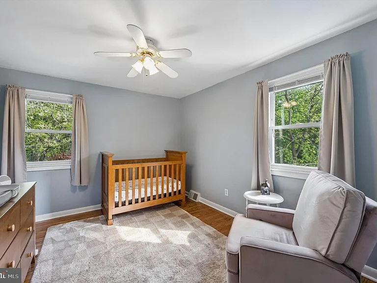 704 Swarthmorewood Ln — Photo 4