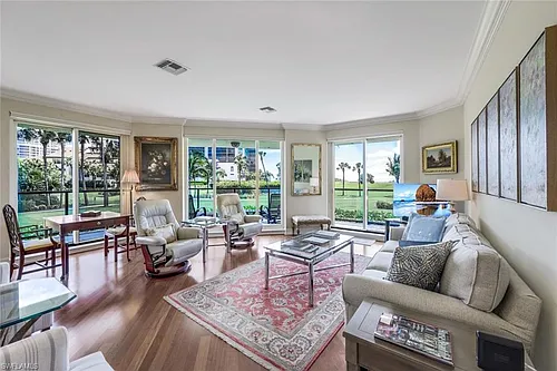 4901 Gulf Shore Blvd N #104 Photo 1