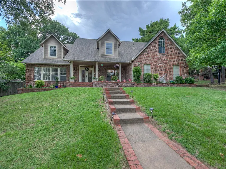 8632 S Braden Ave — Photo 1