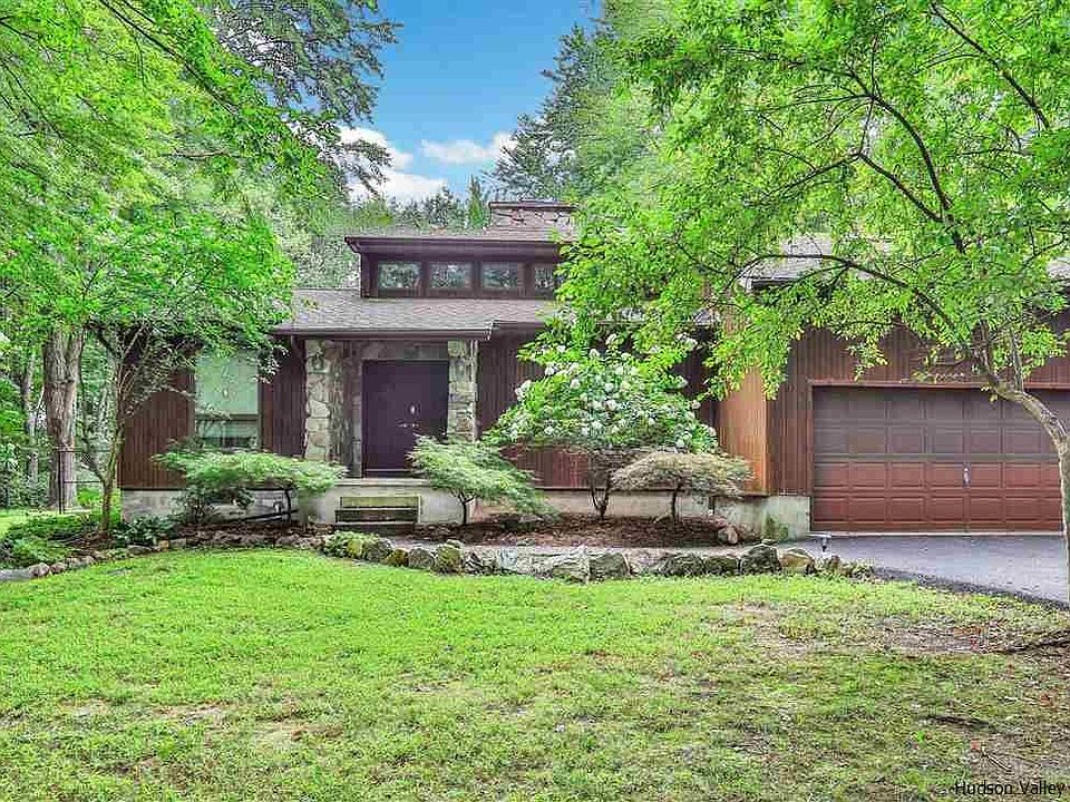 1st image of 19 Pierce Ln