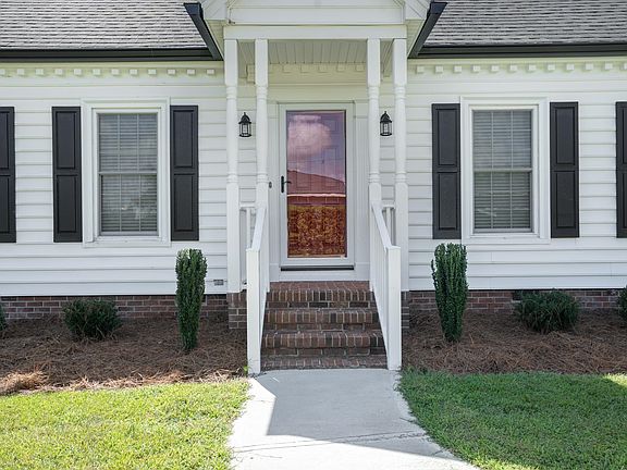 5th image of 3837 Westmoreland Dr