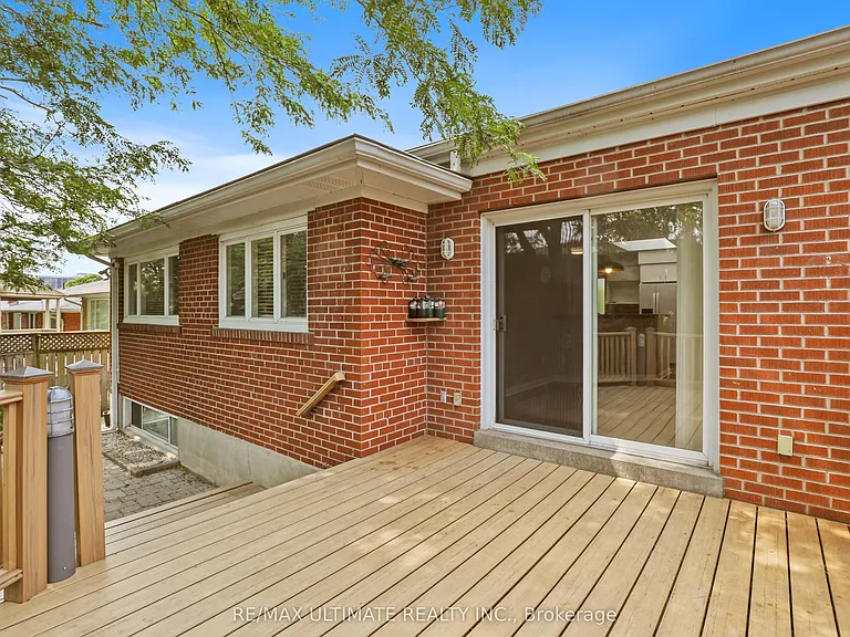 121 Elvaston Dr — Photo 23