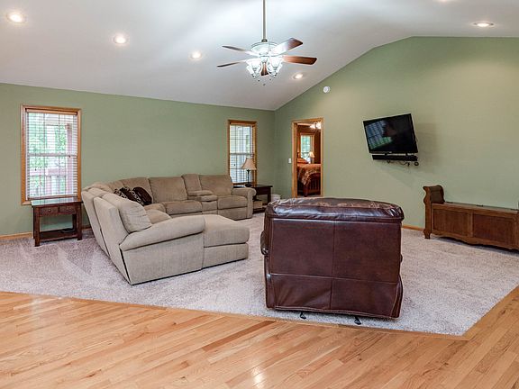 5th image of 1708 Lucia Ct