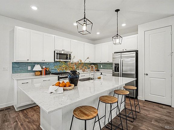 3rd image of 15654 W Girard Avenue