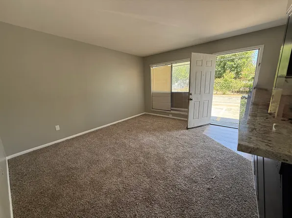 923 18th St APT 2, Corpus Christi, TX 78405