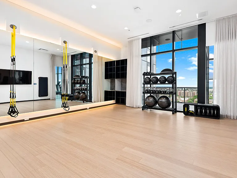 Parq Fulton — Photo 7
