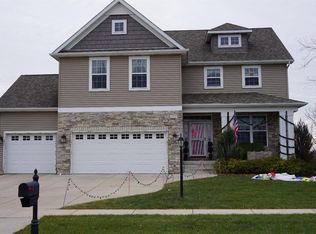 2000 Arrow Leaf Ln, Valparaiso, IN 46383