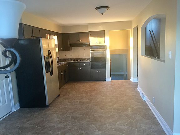 3rd image of 306 E 173rd St